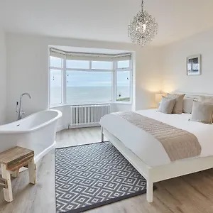 Host & - Solimar House Whitby
