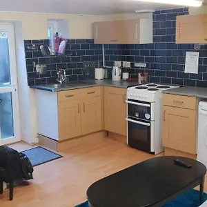 Private Basement Studio Flat With Modern Features Huddersfield