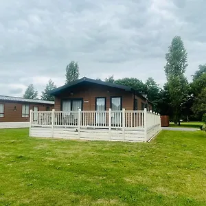 Garden View With Hot Tub York