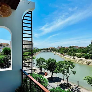 Anriva , Hoi An Vietnam